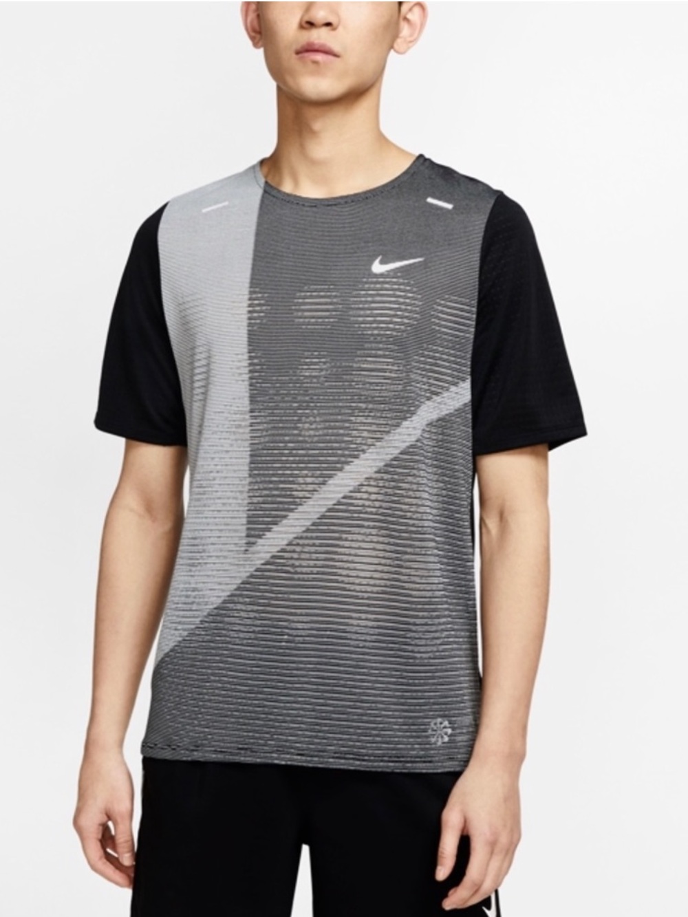 Nike Rise 365 Future Fast running shirt in black and gray